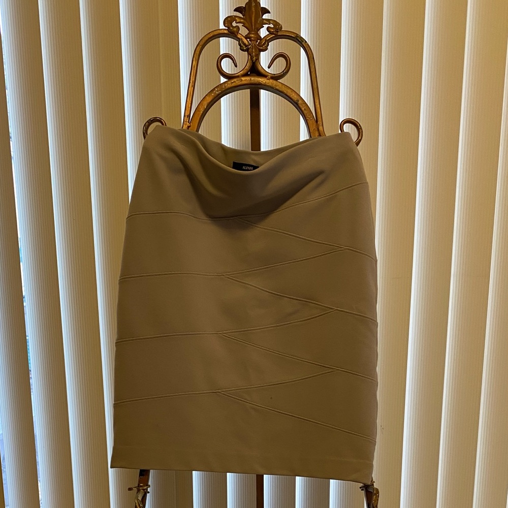 Beige/Light Grey Pencil Skirt
